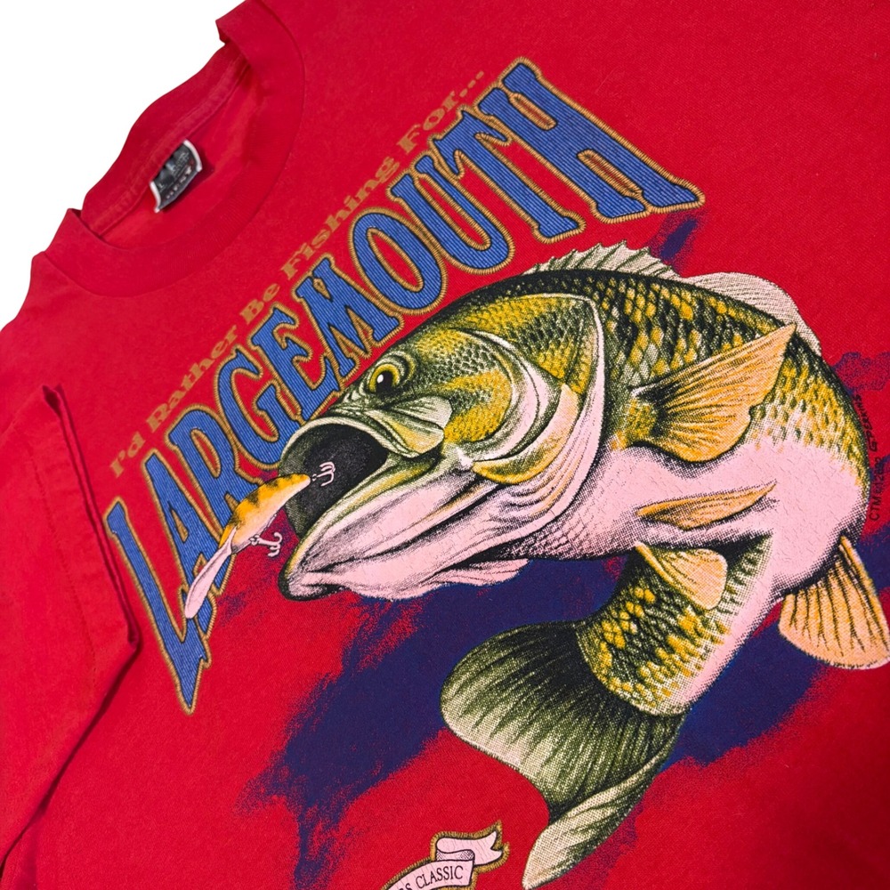 Fruit of the Loom T-Shirt Mens M Red Largemouth Bass Fishing Graphic Vintage USA